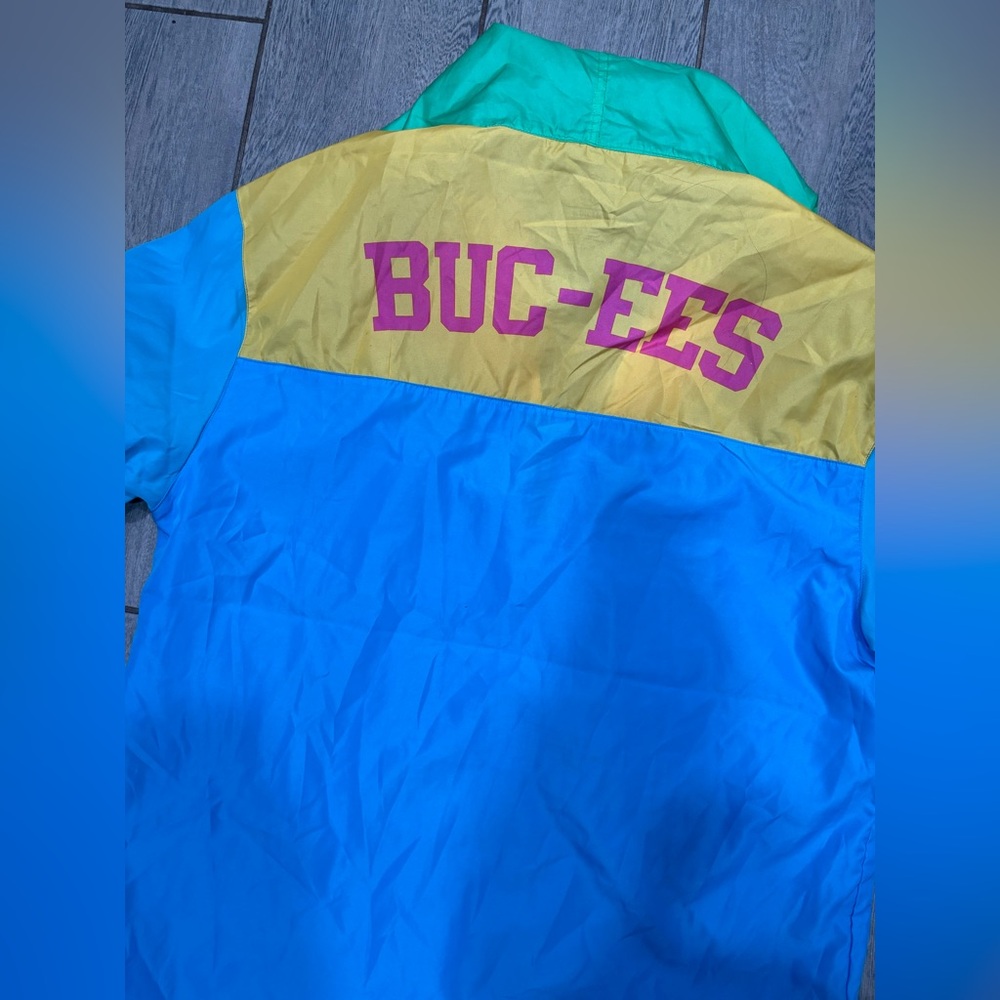 Buc-ee's Beaver Color Block Pastel Windbreaker Size Medium - Picture 6 of 6